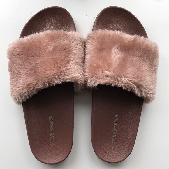 steve madden black fuzzy slides